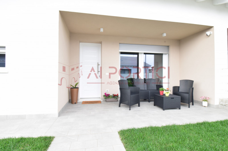 FOSSO' - PORZIONI DI BIFAMILIARE di nuova realizzazione che godono di un ingresso e un giardino t...