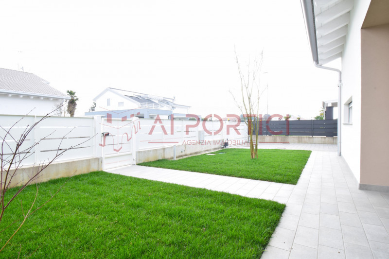 FOSSO' - PORZIONI DI BIFAMILIARE di nuova realizzazione che godono di un ingresso e un giardino t...