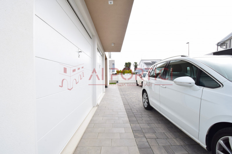 FOSSO' - PORZIONI DI BIFAMILIARE di nuova realizzazione che godono di un ingresso e un giardino t...