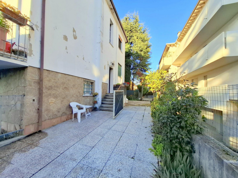 Porzione di bifamiliare indipendente a Padova – Madonna Pellegrina 

In zona Madonna Pellegrina  ...