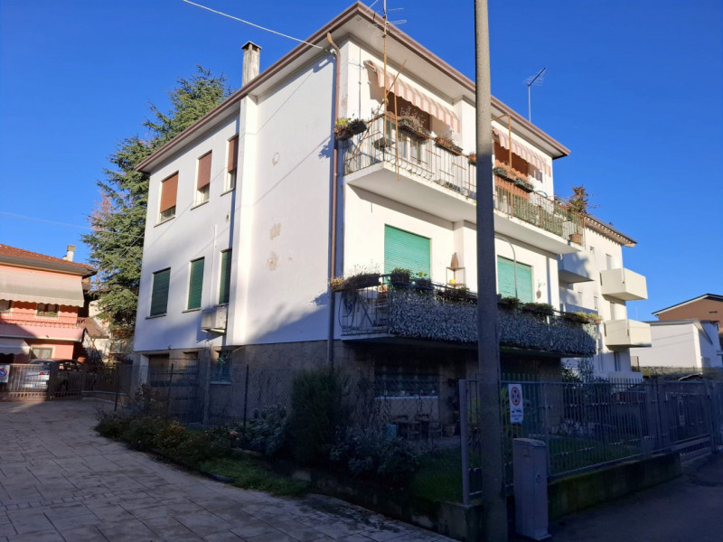 Porzione di bifamiliare indipendente a Padova – Madonna Pellegrina 

In zona Madonna Pellegrina  ...