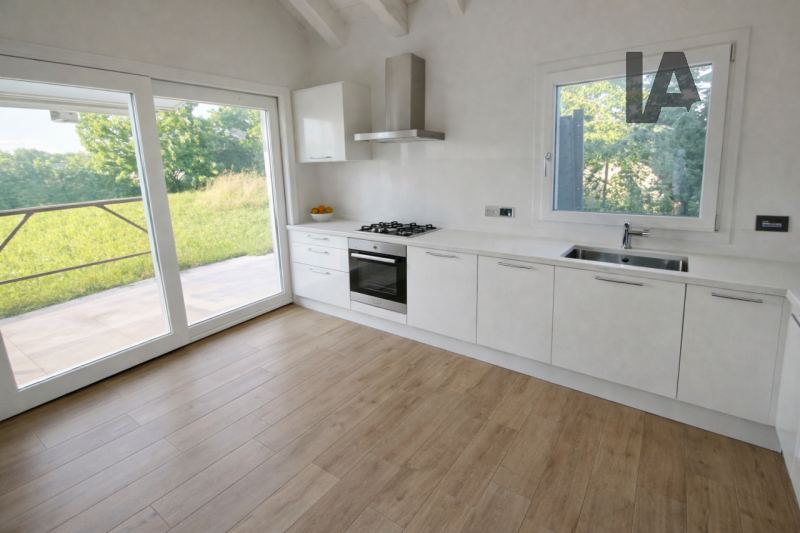 Porzione di bifamiliare con giardino a Voltabarozzo – Padova

In zona Voltabarozzo a Padova, quar...