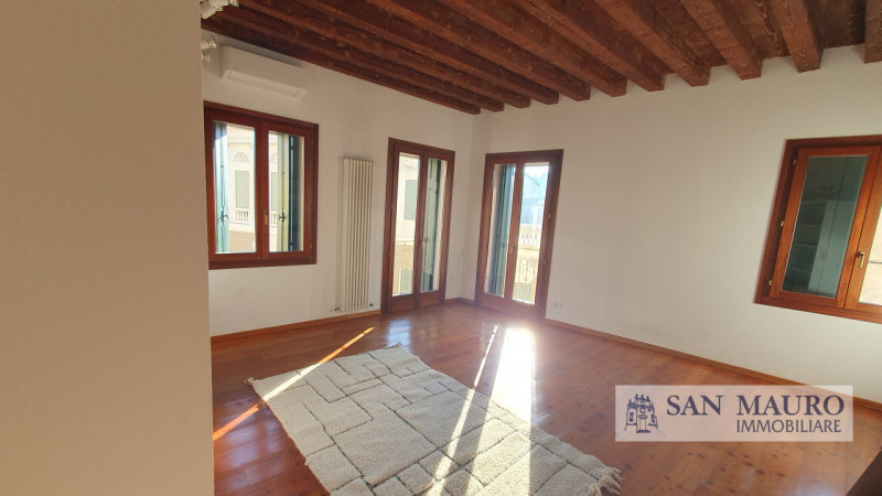 Vicenza - Centro Storico. In prossimità della Casa di Cura Eretenia proponiamo un ampio mini appa...