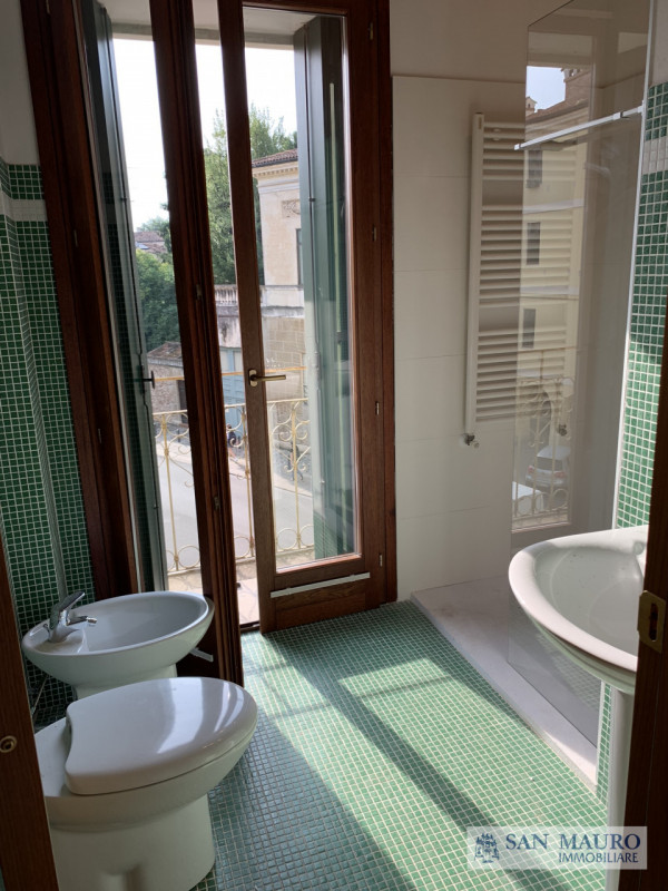 Vicenza - Centro Storico. In prossimità della Casa di Cura Eretenia proponiamo un ampio mini appa...