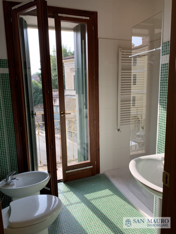 Vicenza - Centro Storico. In prossimità della Casa di Cura Eretenia proponiamo un ampio mini appa...