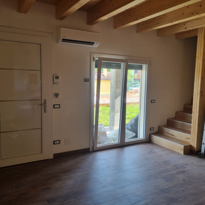 SALBORO - Nelle vicinanze del centro città, comodo alle tangenziali sorge bellissima soluzione si...