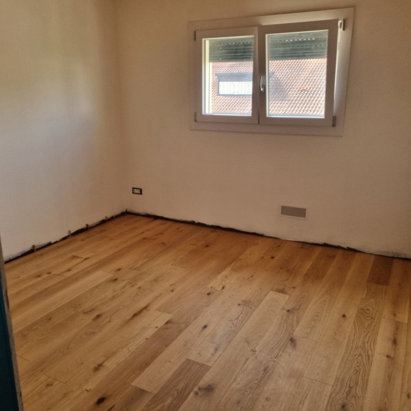 SALBORO - Nelle vicinanze del centro città, comodo alle tangenziali sorge bellissima soluzione si...