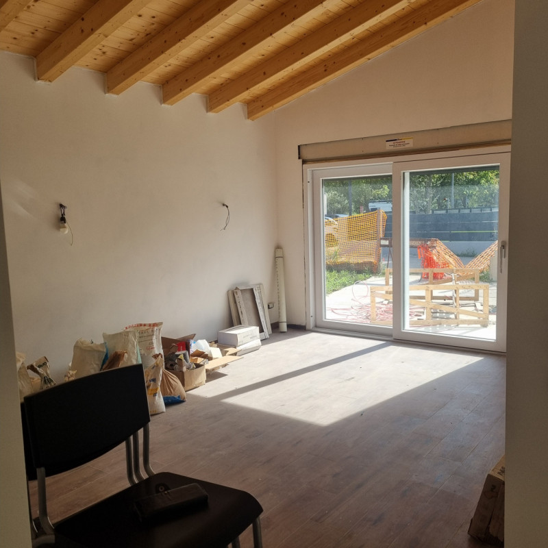 SALBORO - Nelle vicinanze del centro città, comodo alle tangenziali sorge bellissima soluzione si...