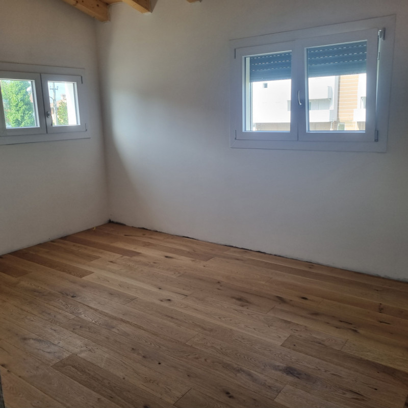 SALBORO - Nelle vicinanze del centro città, comodo alle tangenziali sorge bellissima soluzione si...