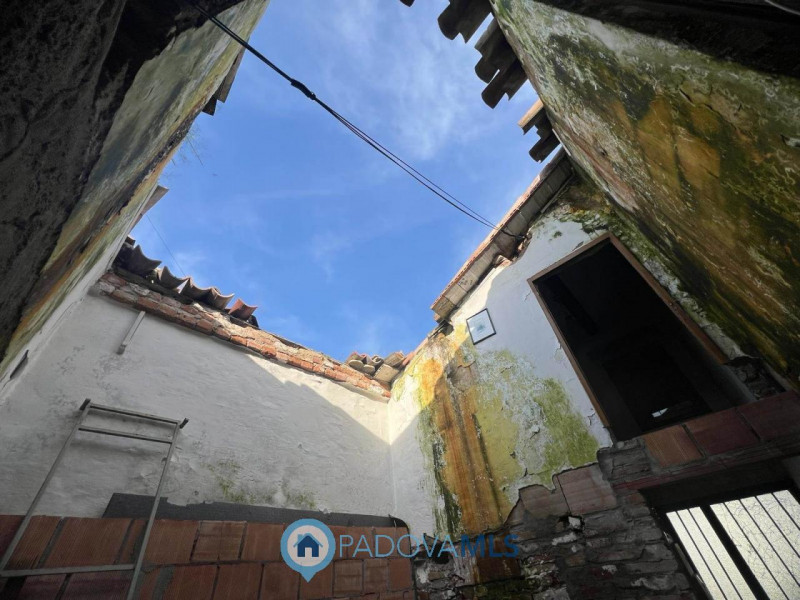 Immobile in esclusiva al Gruppo Padova MLS.
Fabbricato accostato da RISTRUTTURARE COMPLETAMENTE a...