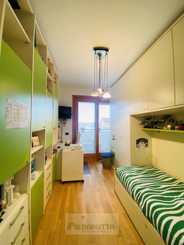 Nel comune di Piombino Dese proponiamo questo meraviglioso appartamento posto al secondo piano di...