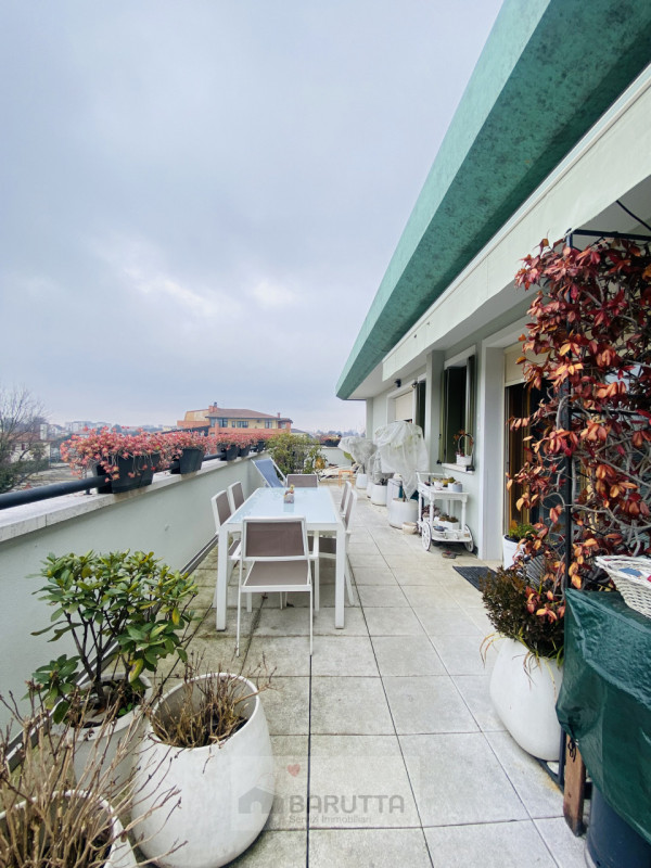 Nel comune di Piombino Dese proponiamo questo meraviglioso appartamento posto al secondo piano di...