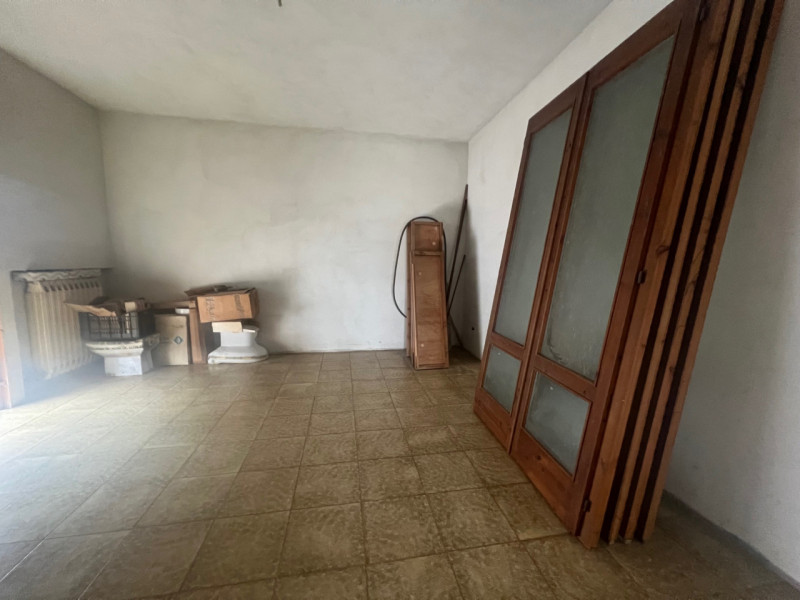 Se stai cercando un appartamento spazioso e versatile, non perdere questa opportunità unica nel c...