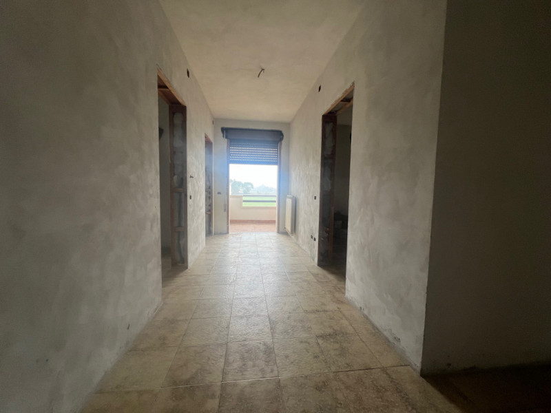 Se stai cercando un appartamento spazioso e versatile, non perdere questa opportunità unica nel c...