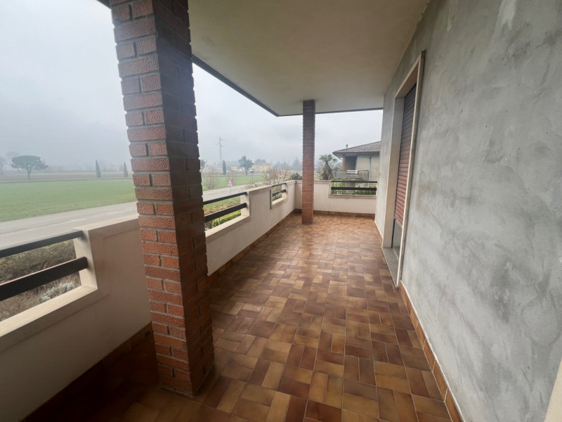 Se stai cercando un appartamento spazioso e versatile, non perdere questa opportunità unica nel c...