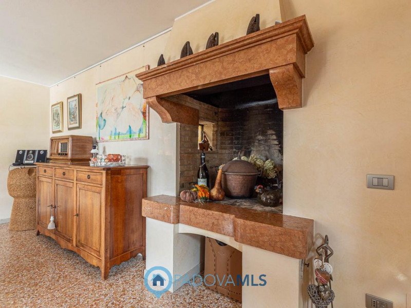 Immobile in esclusiva al Gruppo Padova MLS
Nel cuore della zona Bosco di Rubano, in un contesto r...