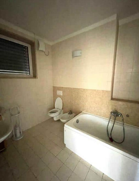 Rif. A.A.290-242

Vendita all'asta - appartamento al 1° piano in data 13 marzo 2026

Descrizione:...