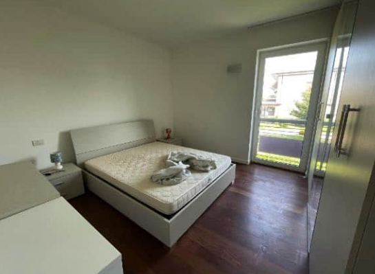 Rif. A.A.290-242

Vendita all'asta - appartamento al 1° piano in data 13 marzo 2026

Descrizione:...