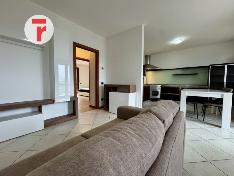 ARZERGRANDE - Centro. Zona servita e tranquilla nel contempo comodo a Chiesa e Municipio.

Primo ...