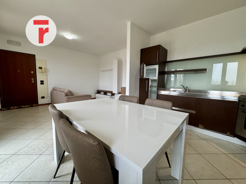 ARZERGRANDE - Centro. Zona servita e tranquilla nel contempo comodo a Chiesa e Municipio.

Primo ...