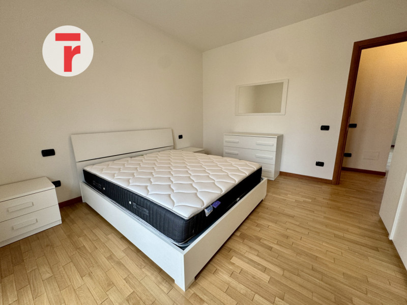 ARZERGRANDE - Centro. Zona servita e tranquilla nel contempo comodo a Chiesa e Municipio.

Primo ...