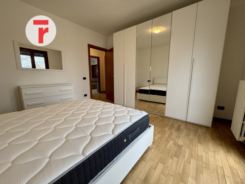 ARZERGRANDE - Centro. Zona servita e tranquilla nel contempo comodo a Chiesa e Municipio.

Primo ...