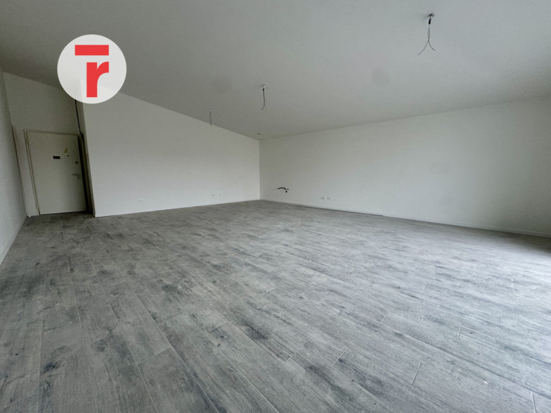 TORRE

Un’occasione unica per chi cerca un attico esclusivo in una zona verde e tranquilla, perfe...