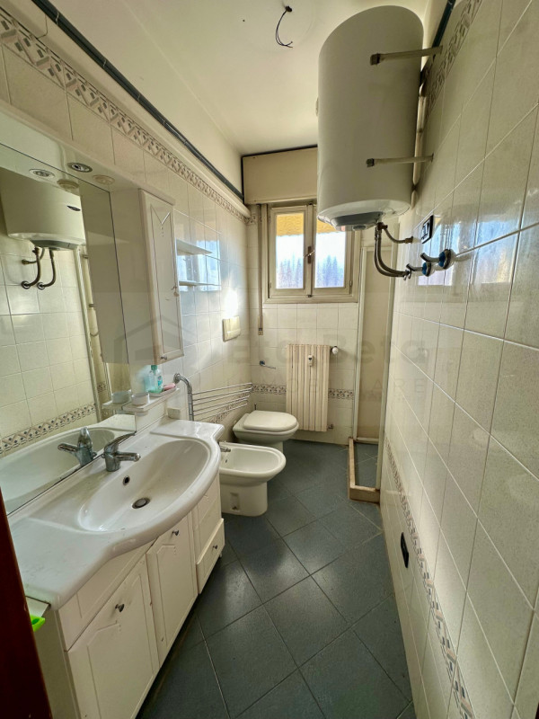 Nel cuore pulsante di Noventa Padovana, proponiamo in esclusiva appartamento trilocale situato al...