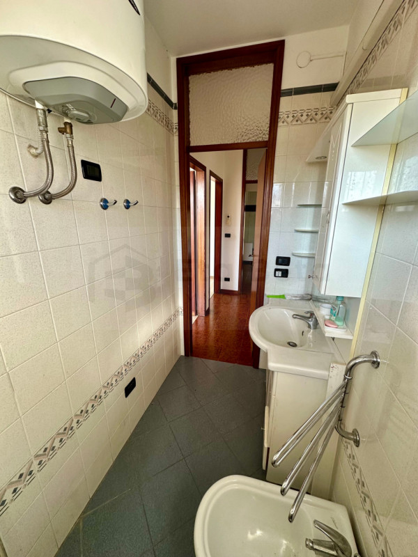 Nel cuore pulsante di Noventa Padovana, proponiamo in esclusiva appartamento trilocale situato al...