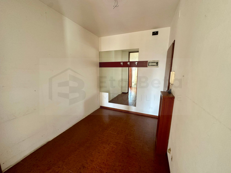 Nel cuore pulsante di Noventa Padovana, proponiamo in esclusiva appartamento trilocale situato al...