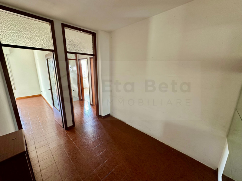 Nel cuore pulsante di Noventa Padovana, proponiamo in esclusiva appartamento trilocale situato al...