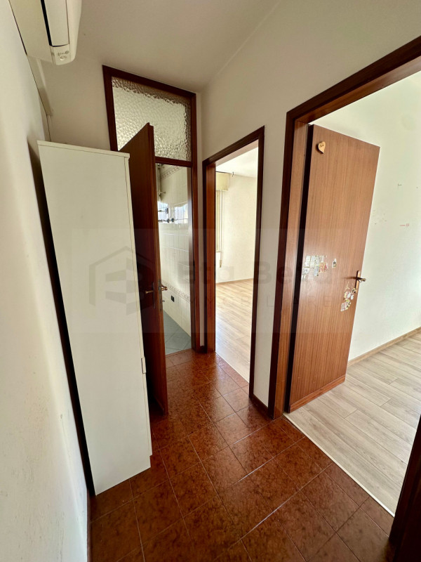 Nel cuore pulsante di Noventa Padovana, proponiamo in esclusiva appartamento trilocale situato al...