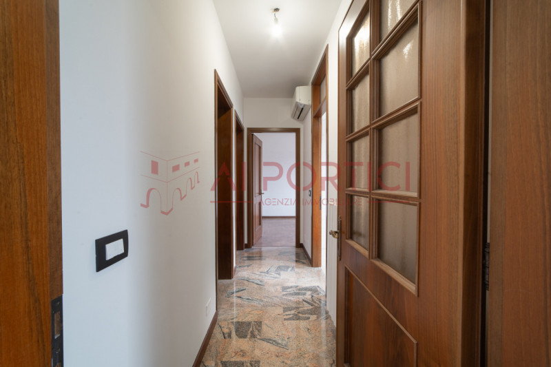 PIOVE DI SACCO zona ex piscina - Porzione di BIFAMILIARE situata in elegante contesto residenzial...