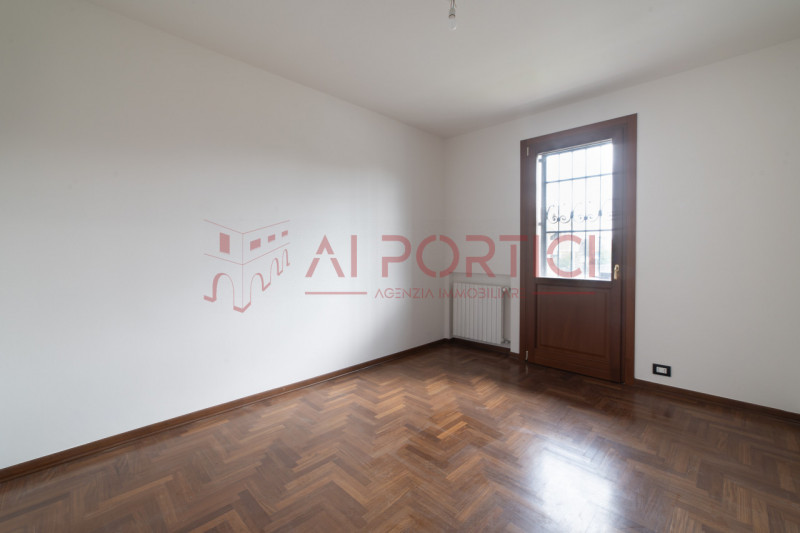 PIOVE DI SACCO zona ex piscina - Porzione di BIFAMILIARE situata in elegante contesto residenzial...