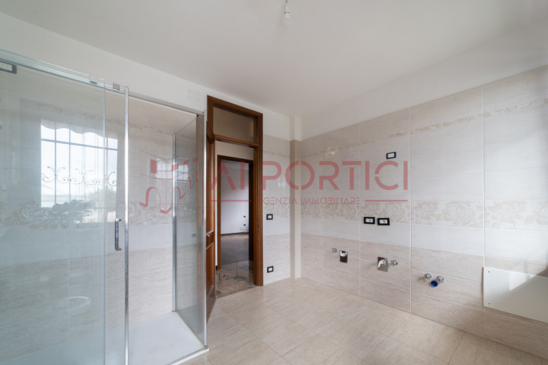 PIOVE DI SACCO zona ex piscina - Porzione di BIFAMILIARE situata in elegante contesto residenzial...