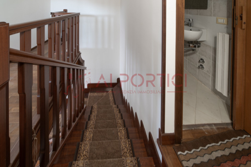 PIOVE DI SACCO zona ex piscina - Porzione di BIFAMILIARE situata in elegante contesto residenzial...