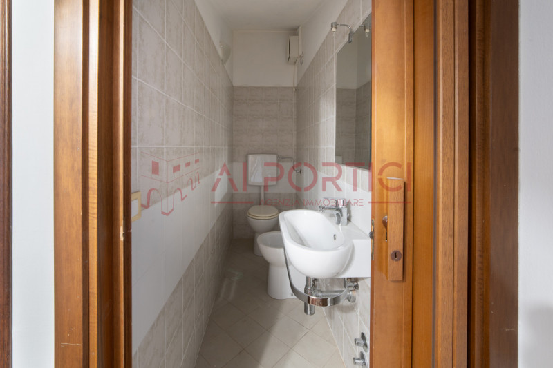 PIOVE DI SACCO zona ex piscina - Porzione di BIFAMILIARE situata in elegante contesto residenzial...