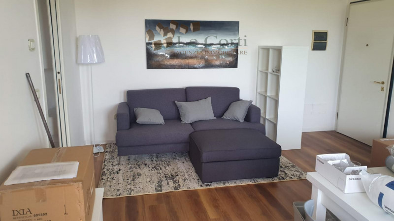 In una bella zona residenziale, comoda ai servizi, proponiamo appartamento posto al secondo piano...