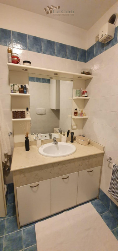 In una bella zona residenziale, comoda ai servizi, proponiamo appartamento posto al secondo piano...