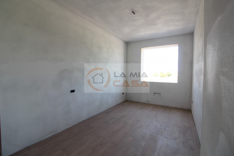 Legnaro - In contesto residenziale tranquillo e moderno, proponiamo porzione centrale di nuova co...