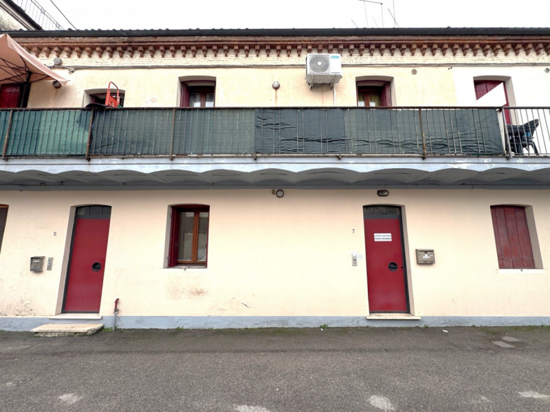 VIA DOMENICONI: Laboratorio al piano terra con altezza H mt. = 3,20, composto da due uffici, due ...