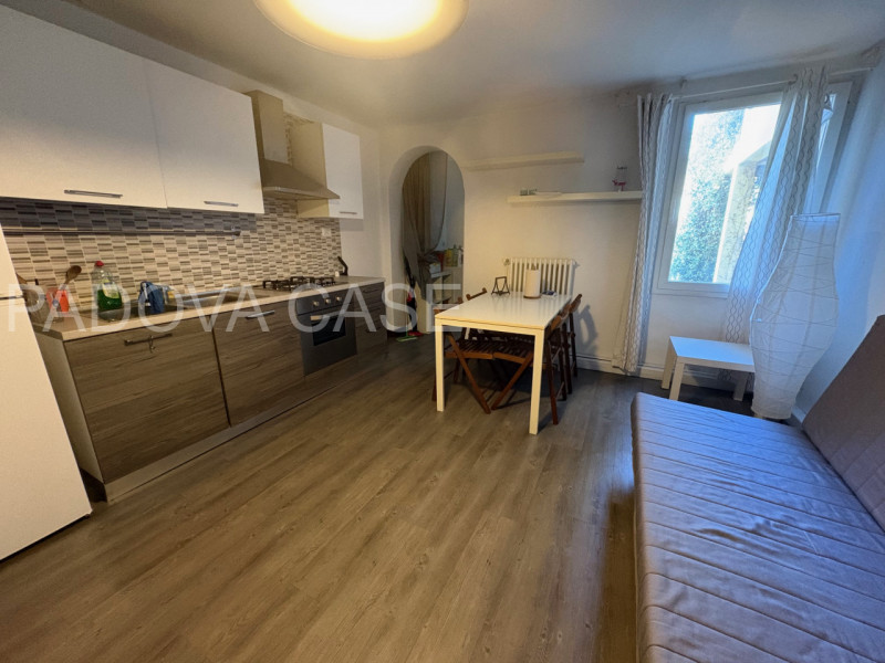 SOLO REFERENZIATI 

nella rinomata zona Savonarola, all'interno delle storiche Mura Cinquecentesc...