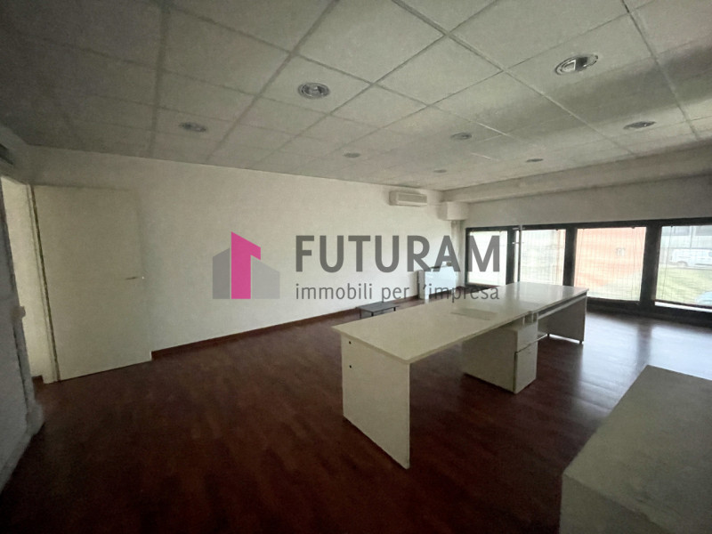 RIF: 135NM - PONTE SAN NICOLO'  (PD) - PER INFO 340 335 8378 - 0444/310220

Propongo in affitto u...