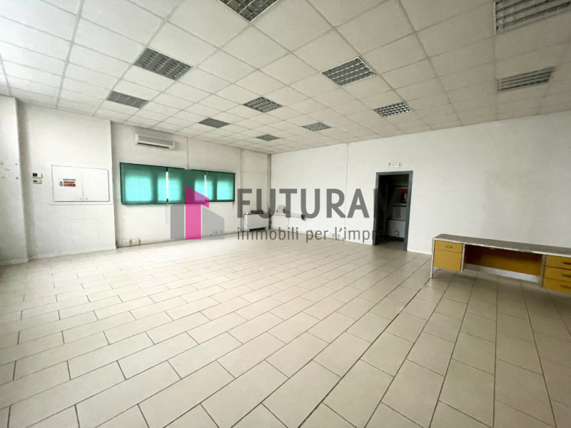 RIF: 135NM - PONTE SAN NICOLO'  (PD) - PER INFO 340 335 8378 - 0444/310220

Propongo in affitto u...