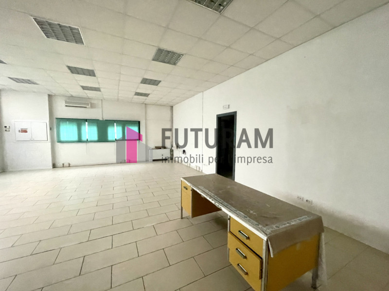 RIF: 135NM - PONTE SAN NICOLO'  (PD) - PER INFO 340 335 8378 - 0444/310220

Propongo in affitto u...