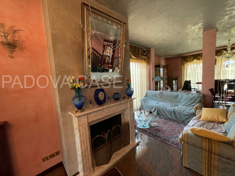 Esclusiva Villa Singola con Parco di 1.500 mq: Il Tuo Rifugio di Prestigio a Vigonza
Sogni ampi s...