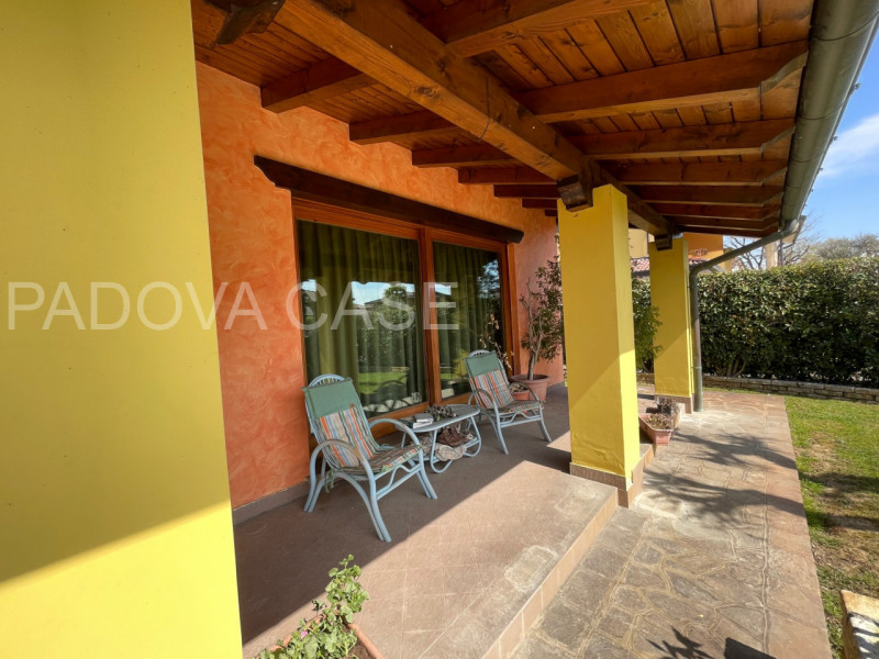 Esclusiva Villa Singola con Parco di 1.500 mq: Il Tuo Rifugio di Prestigio a Vigonza
Sogni ampi s...