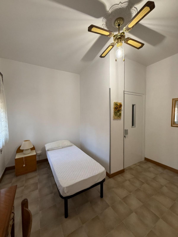 Da Riattare 3Camere Garage Taverna Ascensore

Vicenza , appartamento al piano Primo in palazzina ...