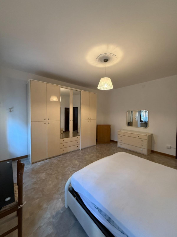 Da Riattare 3Camere Garage Taverna Ascensore

Vicenza , appartamento al piano Primo in palazzina ...