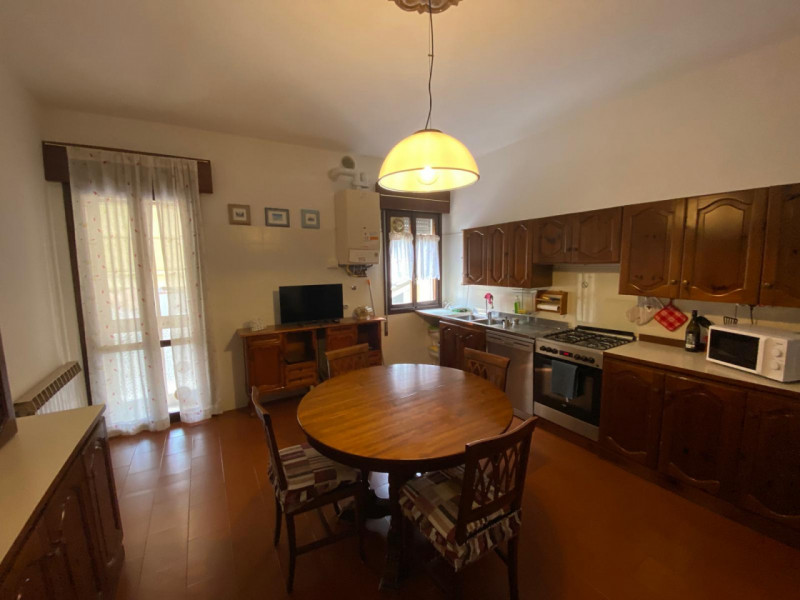 Da Riattare 3Camere Garage Taverna Ascensore

Vicenza , appartamento al piano Primo in palazzina ...